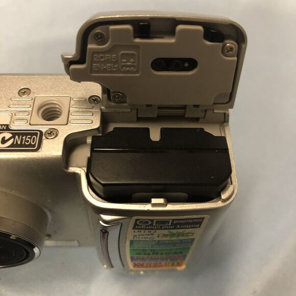 Nikon COOLPIX 775 2.1MP Digital Camera - Silver - With Battery Untested - Picture 3 of 3